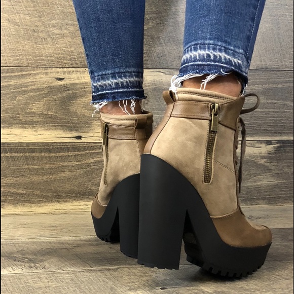 WOMEN LACE UP BOOTIES - Picture 6 of 8